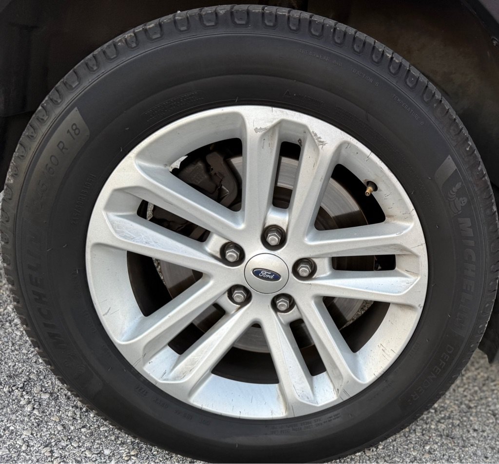 Used 2015 Ford Explorer XLT w/ Equipment Group 202A FWD image 27