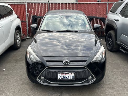 Used 2020 Toyota Yaris LE image 5