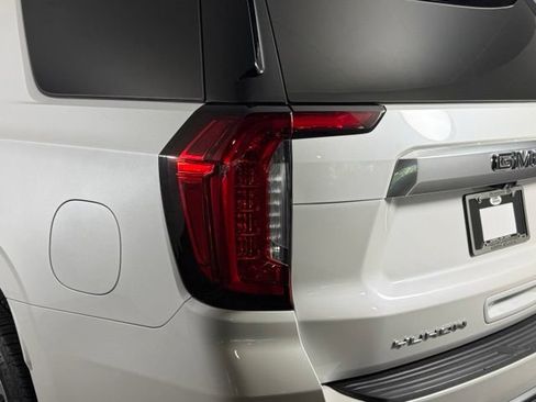 Used 2021 GMC Yukon Denali w/ Denali Premium Package AWD/4WD image 13