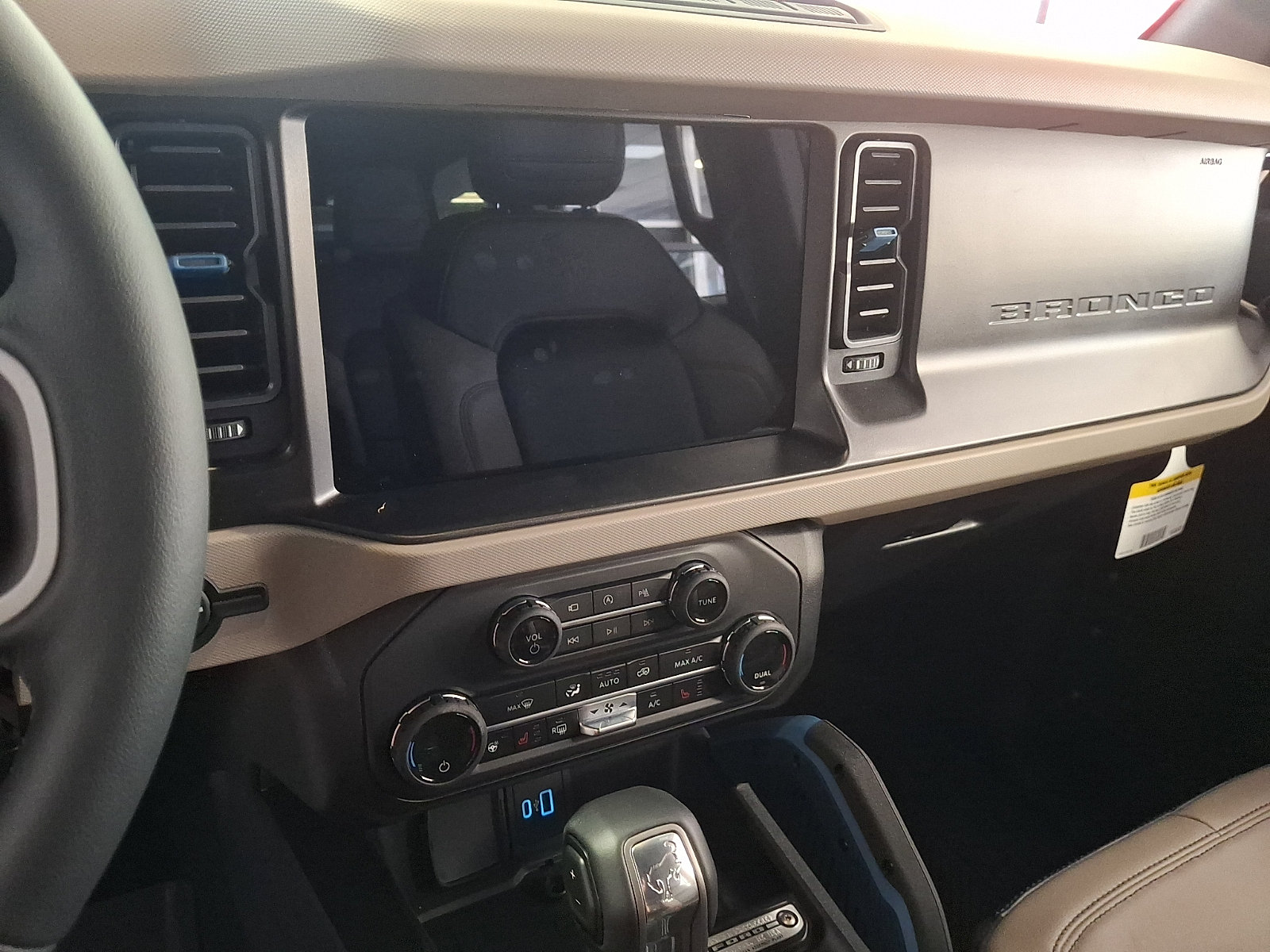 Used 2023 Ford Bronco Wildtrak AWD/4WD image 22