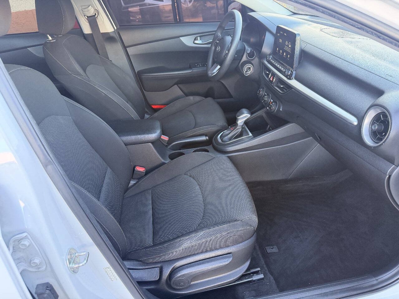 Used 2021 Kia Forte LXS FWD image 31