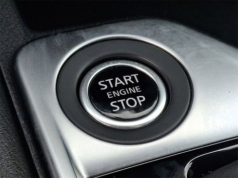 Used 2025 Nissan Sentra SR image 23