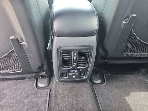 Used 2015 Jeep Grand Cherokee Limited w/ Luxury Group II RWD image 29
