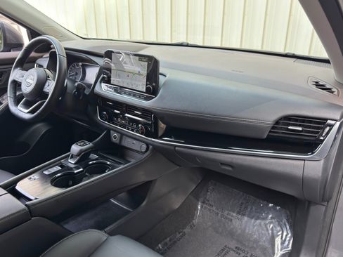 Used 2022 Nissan Rogue SL w/ SL Premium Package FWD image 14