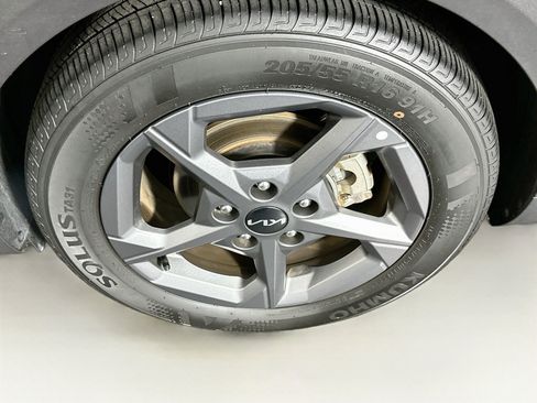 Used 2025 Kia K4 FWD image 11