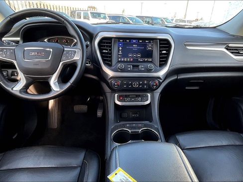 Used 2023 GMC Acadia SLT image 15