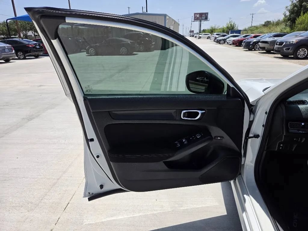 Used 2023 Honda Civic Sport image 11