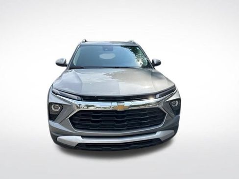 Used 2025 Chevrolet TrailBlazer LT w/ Convenience Package AWD/4WD image 9