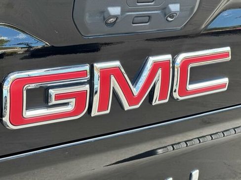 Used 2024 GMC Sierra 2500 Denali w/ Technology Package AWD/4WD image 26