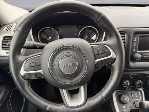 Used 2018 Jeep Compass Latitude w/ Cold Weather Group image 14