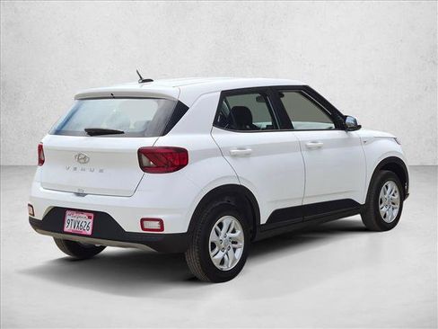 Certified 2025 Hyundai Venue SE FWD image 6