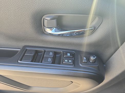 Used 2023 Nissan Titan PRO-4X w/ Pro-4x Convenience Package image 30