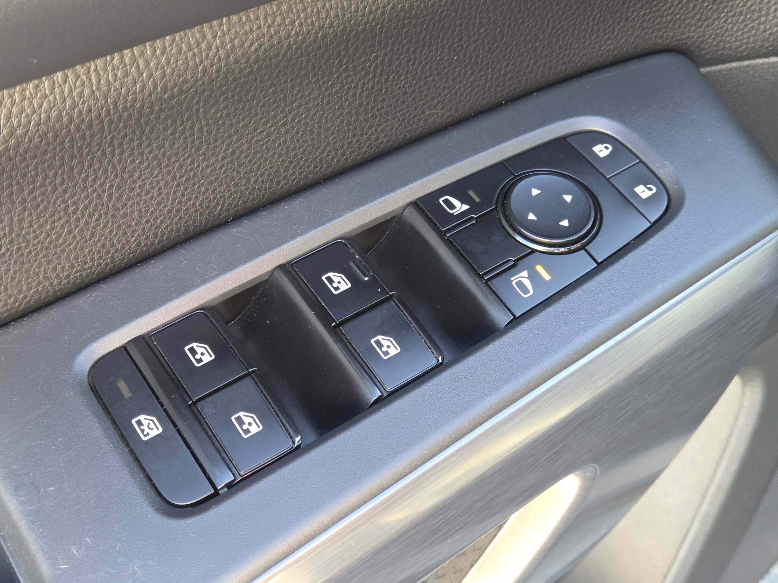 Used 2023 Nissan Pathfinder Rock Creek AWD/4WD image 31