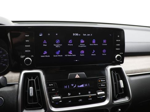 Used 2023 Kia Sorento S image 22