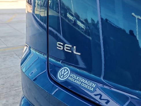 Used 2025 Volkswagen Atlas Cross Sport SEL Premium R-Line image 10