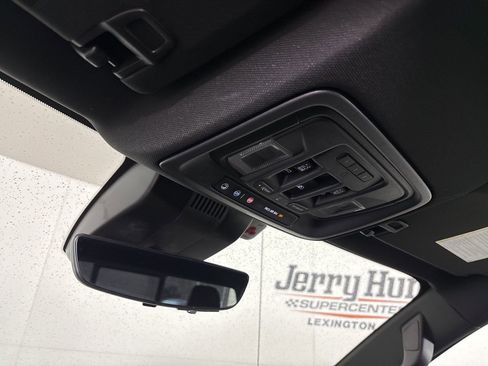 Used 2025 GMC Sierra 1500 AT4 w/ AT4 Premium Package image 19