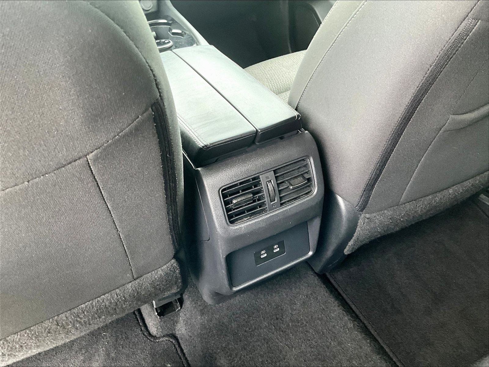 Used 2025 Nissan Rogue SV AWD/4WD image 16