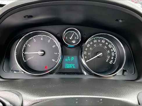 Used 2013 Chevrolet Captiva Sport LTZ FWD image 23