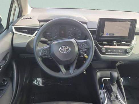 Used 2025 Toyota Corolla LE FWD image 11