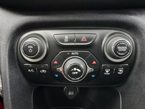 Used 2013 Dodge Dart Limited w/ Premium Group image 31