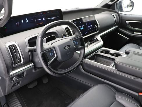 Used 2025 Ford Expedition Platinum w/ Stealth Appearance Package AWD/4WD image 14