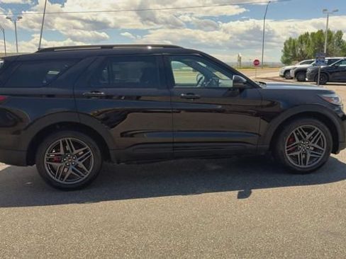 Used 2025 Ford Explorer ST AWD/4WD image 9