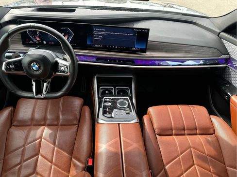 Used 2023 BMW 760i xDrive w/ Luxury Rear Seating Package AWD/4WD image 11