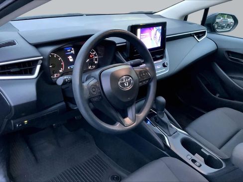 Used 2025 Toyota Corolla LE FWD image 17