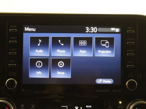 Used 2021 Toyota Highlander XLE image 14