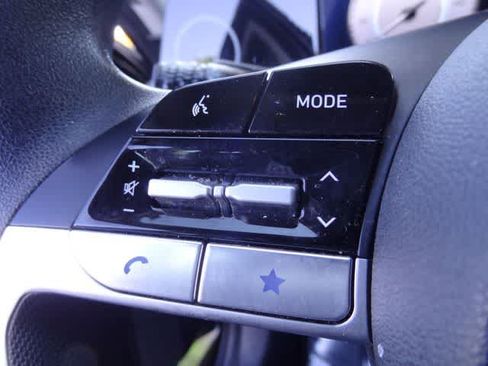 Used 2024 Hyundai Elantra SEL FWD image 16