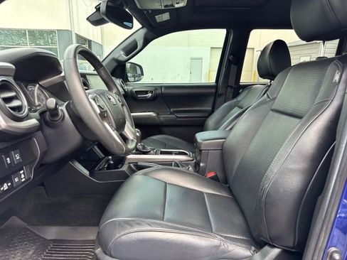 Used 2022 Toyota Tacoma Limited RWD image 13