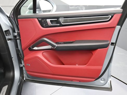 Certified 2022 Porsche Cayenne Turbo image 29