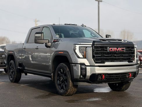 Used 2024 GMC Sierra 2500 AT4 w/ AT4 Premium Plus Package image 3