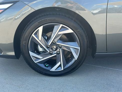 Certified 2025 Hyundai Elantra Sport FWD image 6