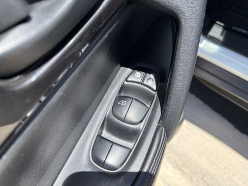 Used 2020 Nissan Rogue S AWD/4WD image 24