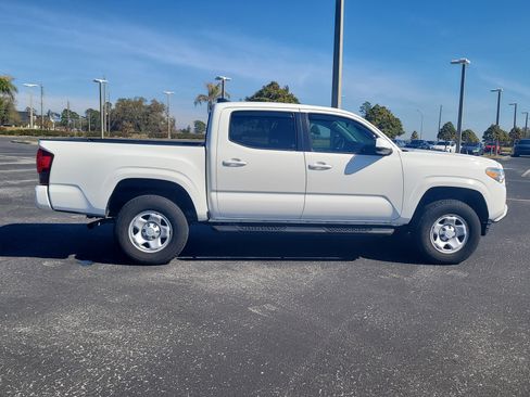 Used 2021 Toyota Tacoma SR w/ SR Convenience Package image 8
