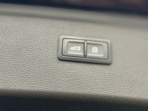 Used 2018 Audi Q5 2.0T Premium Plus w/ Premium Plus Package image 18