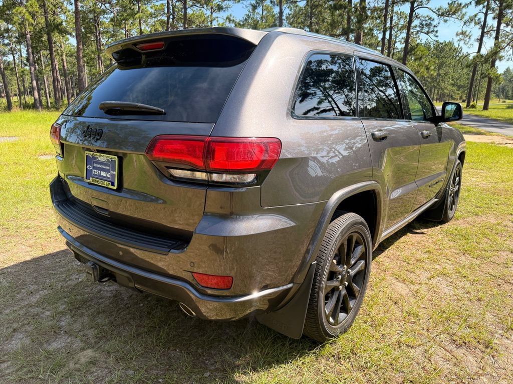 Used 2021 Jeep Grand Cherokee Altitude AWD/4WD image 5