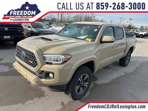Used 2019 Toyota Tacoma TRD Sport image 1
