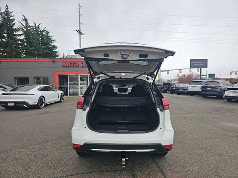 Used 2019 Nissan Rogue SV FWD image 11