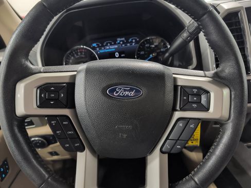 Used 2019 Ford F250 Lariat w/ Lariat Value Package AWD/4WD image 11