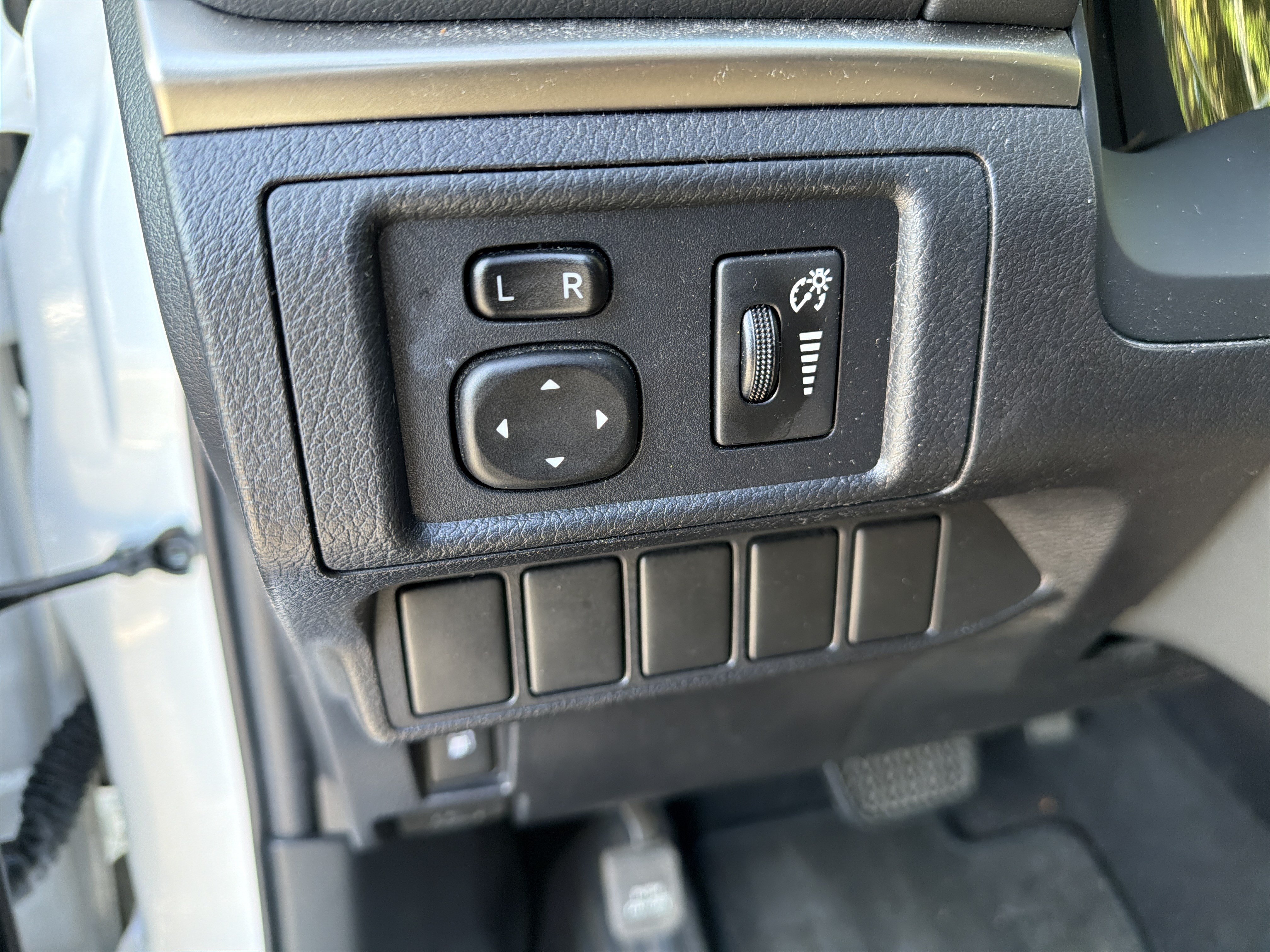 Used 2015 Lexus CT 200h w/ Navigation Package FWD image 15