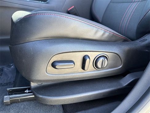 Used 2023 Chevrolet Equinox RS image 19