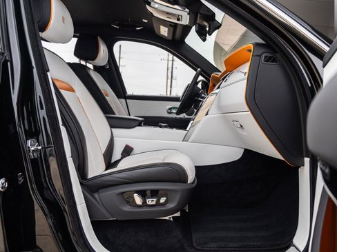 Used 2024 Rolls-Royce Cullinan image 53
