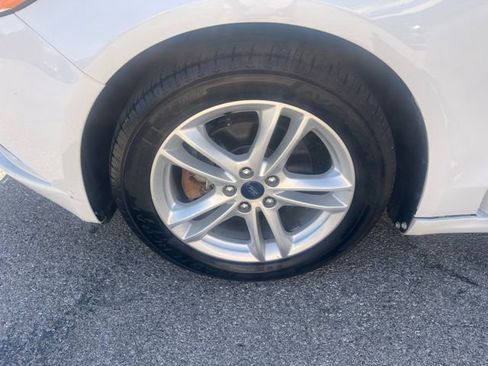 Used 2018 Ford Fusion SE FWD image 15