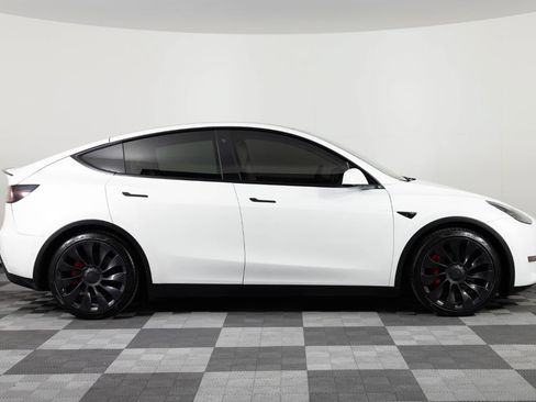 Used 2022 Tesla Model Y Performance AWD/4WD image 9
