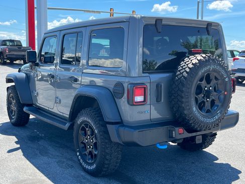 Used 2023 Jeep Wrangler Unlimited w/ Sun & Screen Package AWD/4WD image 9