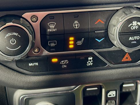 Used 2024 Jeep Wrangler Unlimited Rubicon 392 AWD/4WD image 21