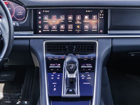 Used 2023 Porsche Panamera Platinum Edition image 11