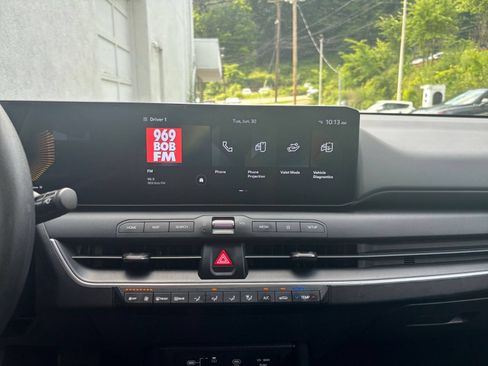 Used 2025 Kia K4 FWD image 16